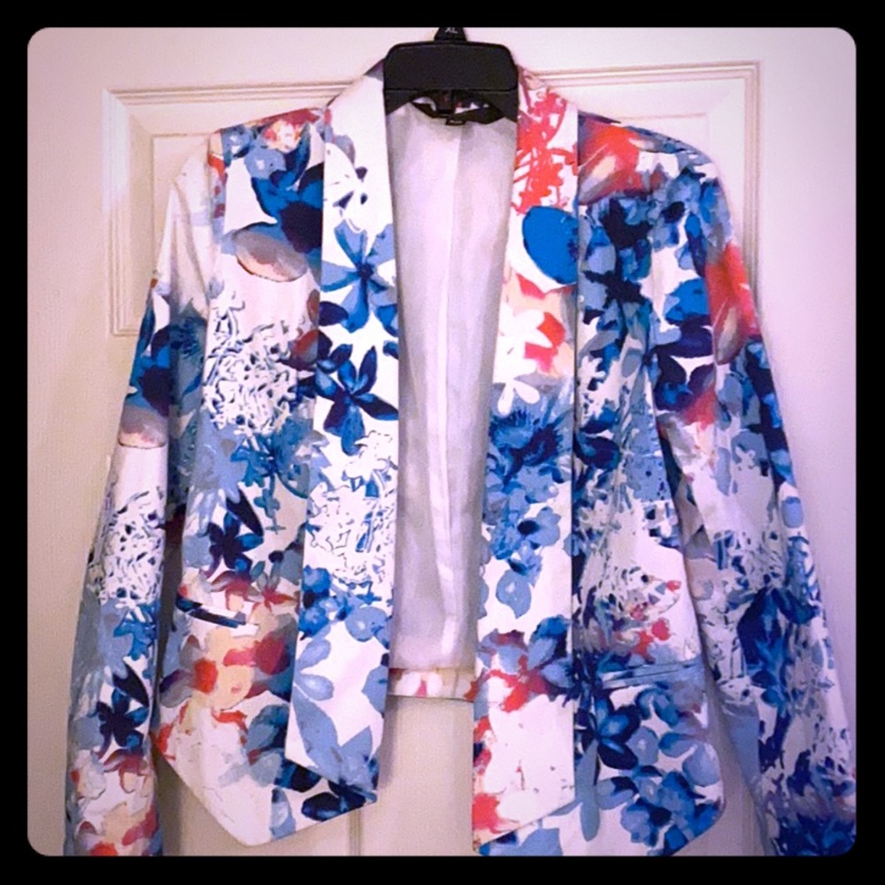 Ladies Floral Blazer